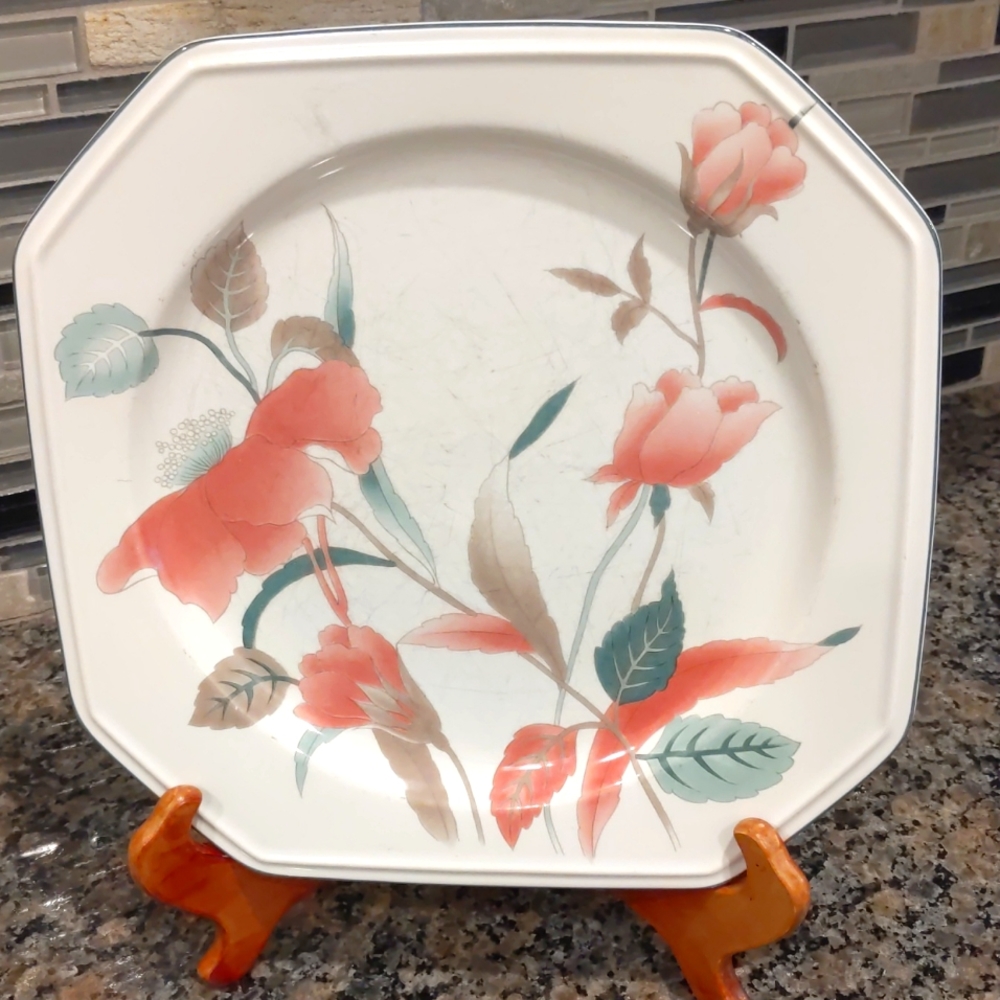 3 Mikasa Dinner Plates Silk Flowers, GUC 🌺🌷